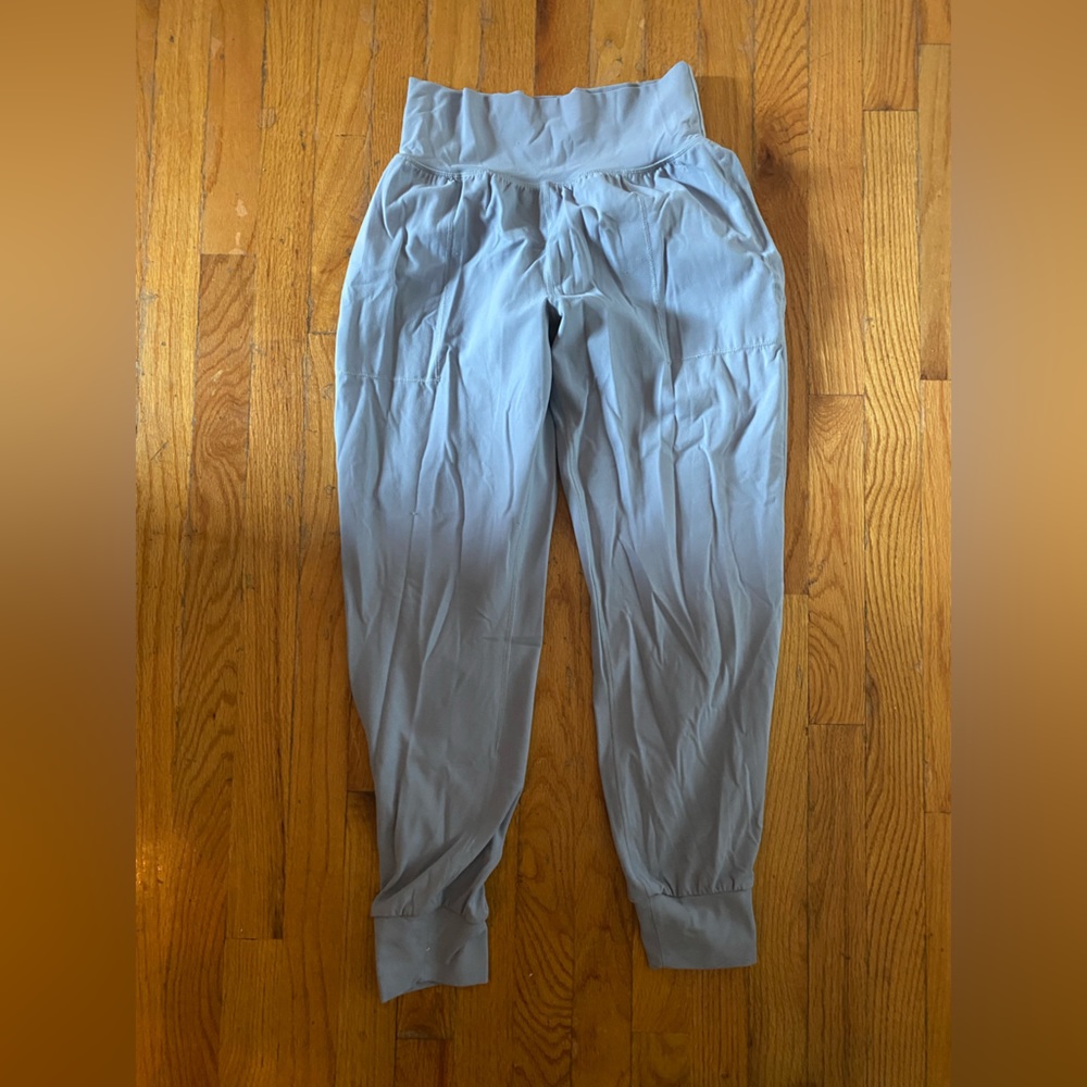 Athleta salutation jogger